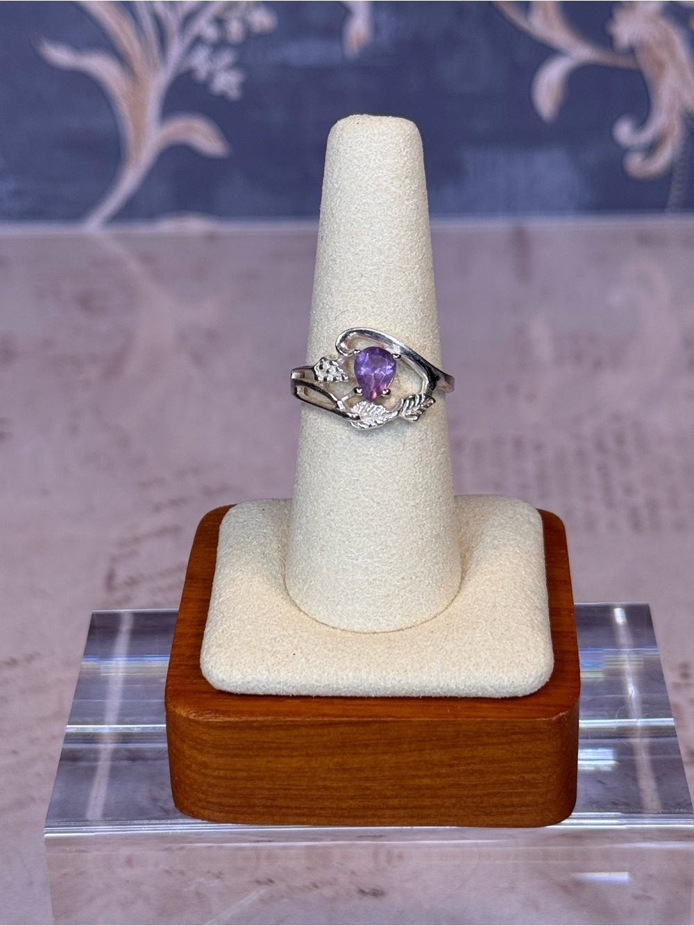 Vintage 925 Sterling Silver Purple Stone Floral Ring Size 7.5 Lot D26